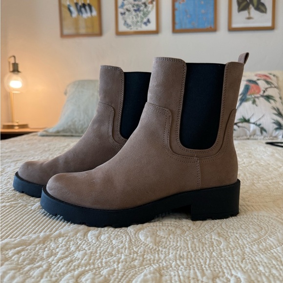 Old Navy Shoes - Old Navy Faux Suede Brown Ankle Boots Black Accents Women's 9